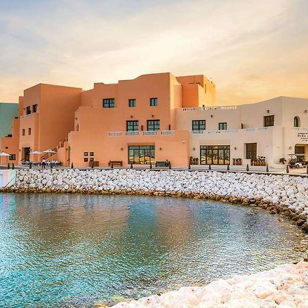 Mina Hotel & Residences Доха Екстериор снимка