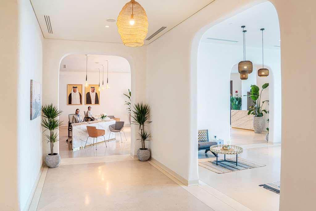Mina Hotel & Residences Доха Интериор снимка