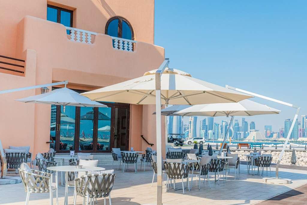 Mina Hotel & Residences Доха Ресторант снимка